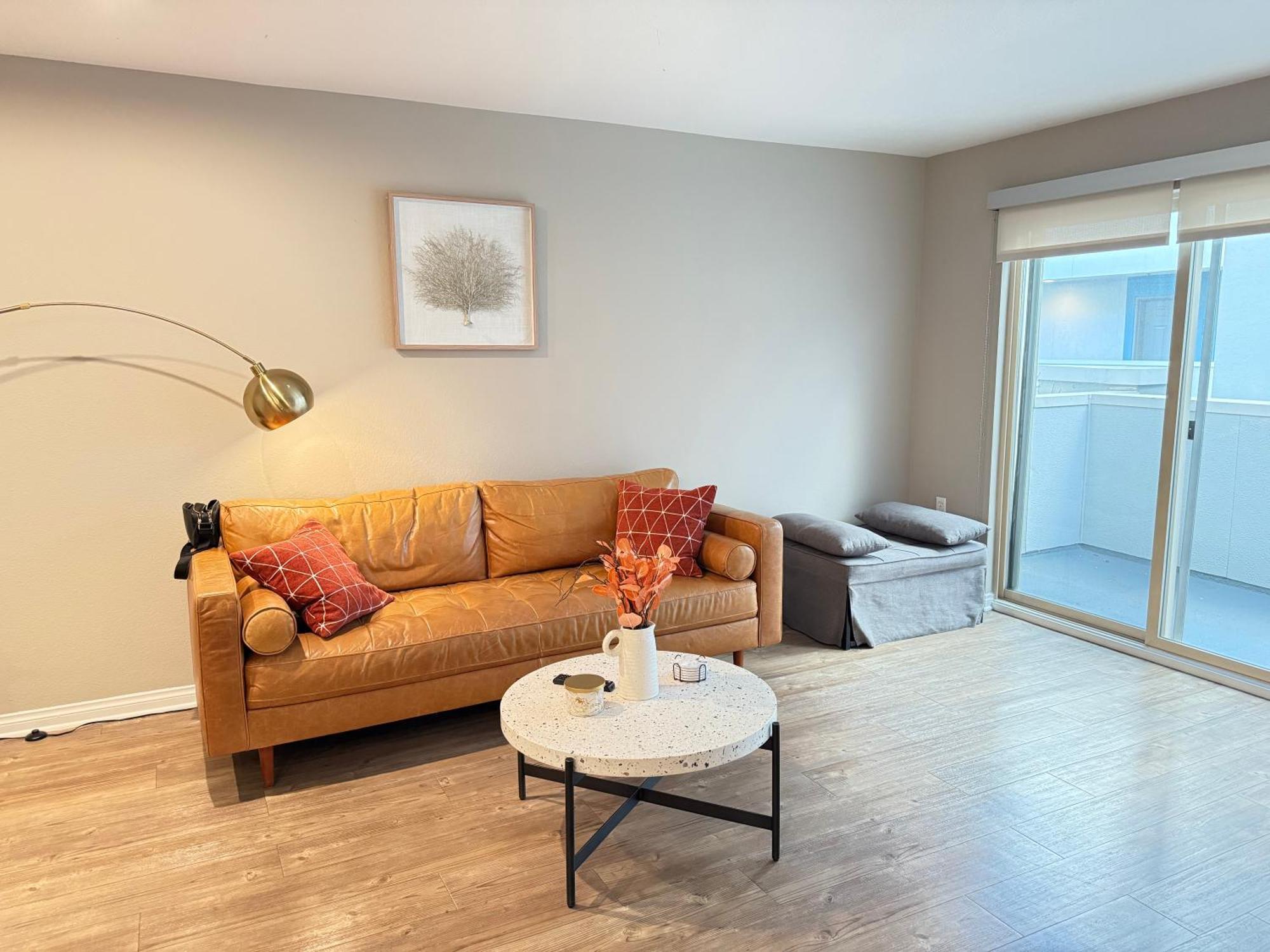 Pacific Blue Townhome Walk To Ocean 2 Bed With Free Parking Apartment